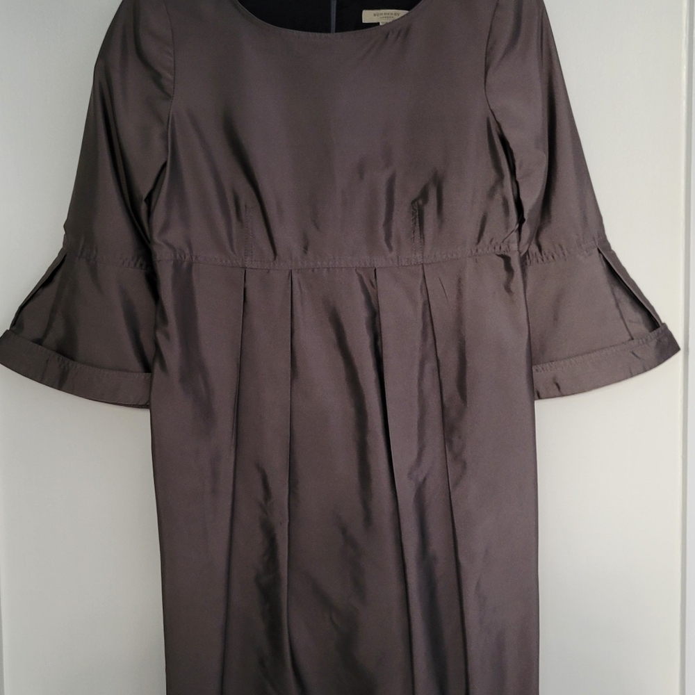 Elegant BurberryWomen's Dress in Rich Charcoal 6